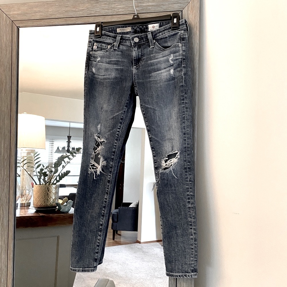 AG Adriano Goldschmeid, 25R, distressed skinny jeans, great condition!! A must!!